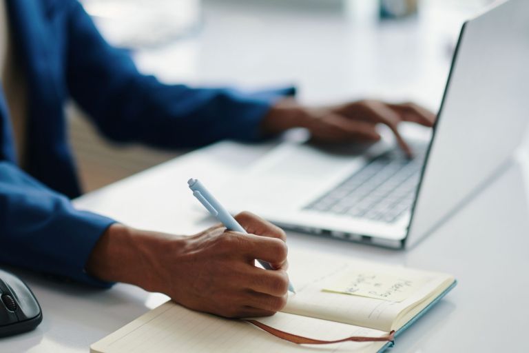 How to Use “Money Dates” to Stay Organized All Year